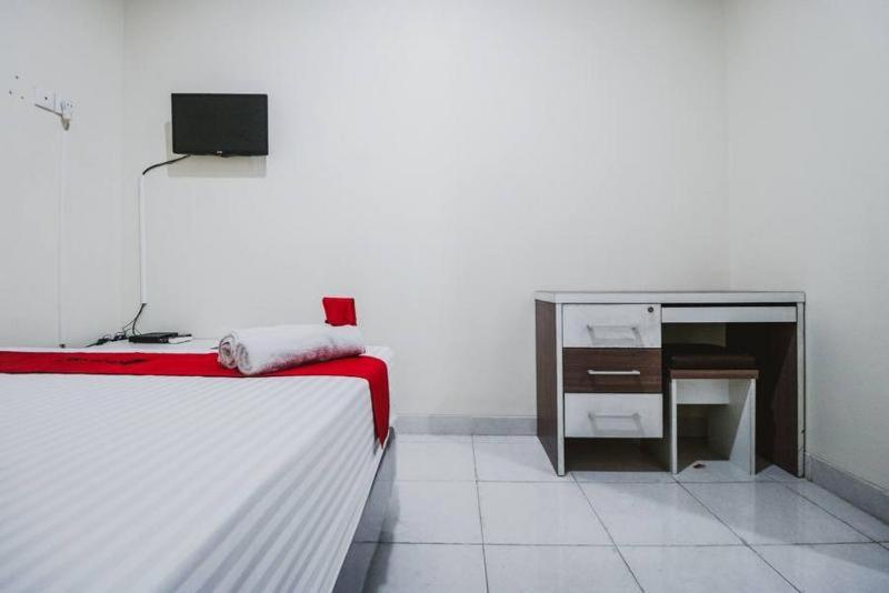 ג'קרטה Reddoorz Plus Near Semanggi חדר תמונה