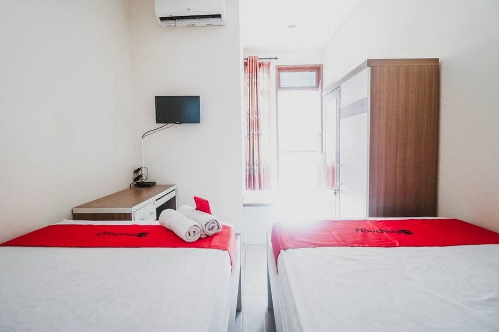 ג'קרטה Reddoorz Plus Near Semanggi מראה חיצוני תמונה