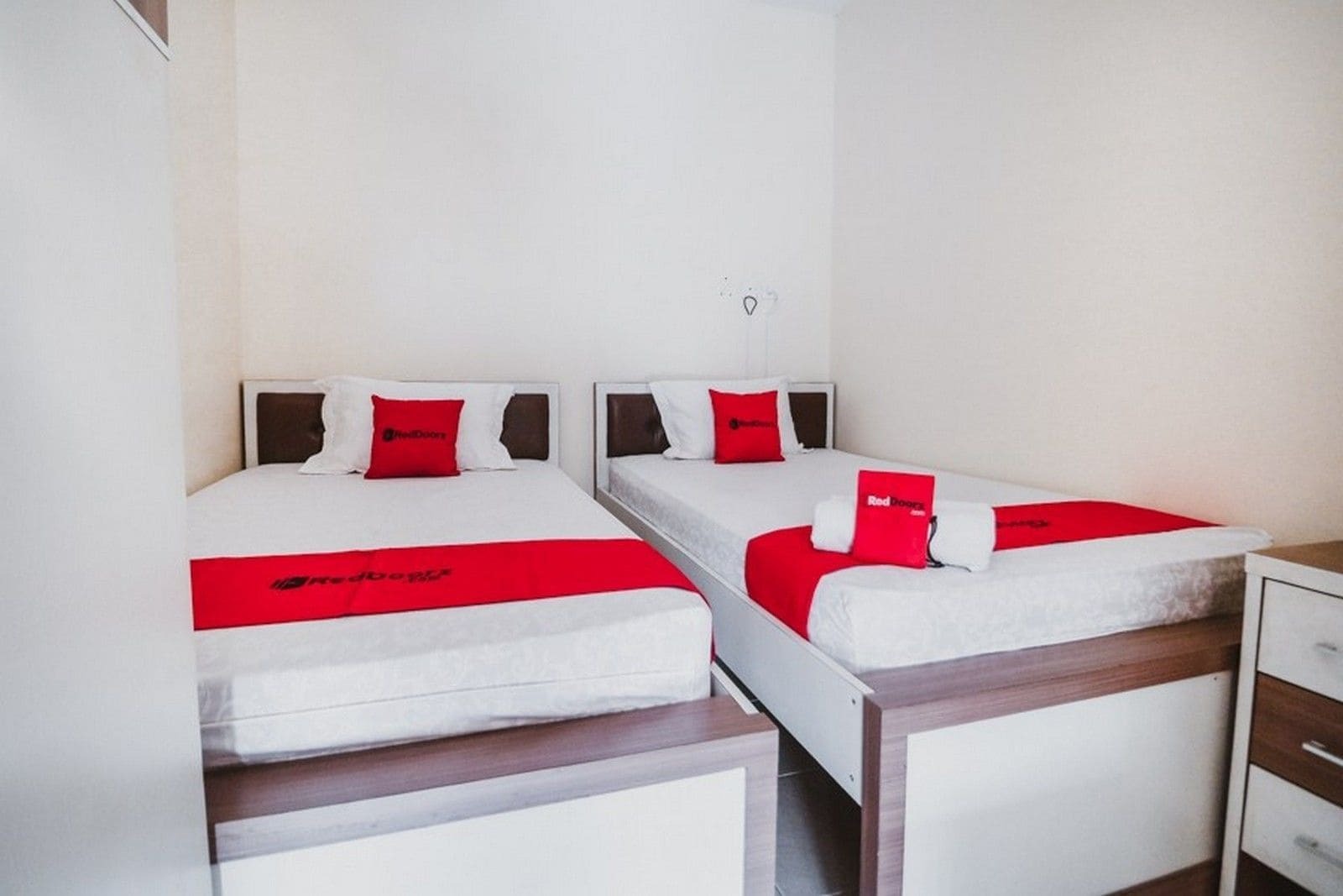 ג'קרטה Reddoorz Plus Near Semanggi מראה חיצוני תמונה